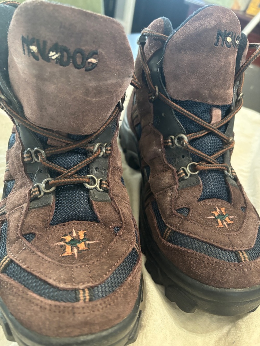 Nevados Brown Suede & Navy Mesh Hiking Boots